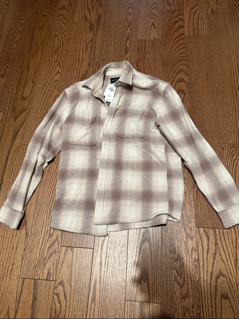 Abercrombie & Fitch Men's Button-Down Shirt in Light Beige and Cream